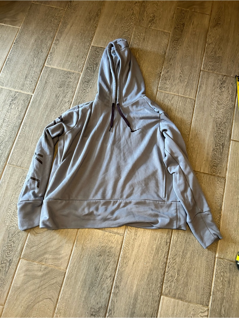 Nike Light Gray Dri-FIT Athletic Top - size xl